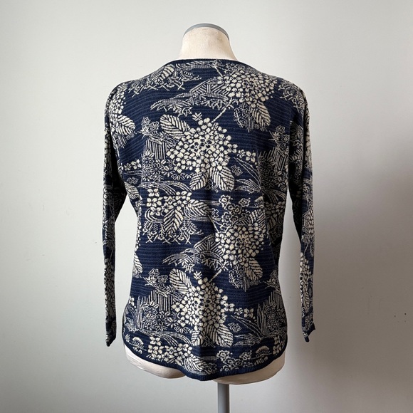 Lightweight Crop Sweater - Picture 5 of 8